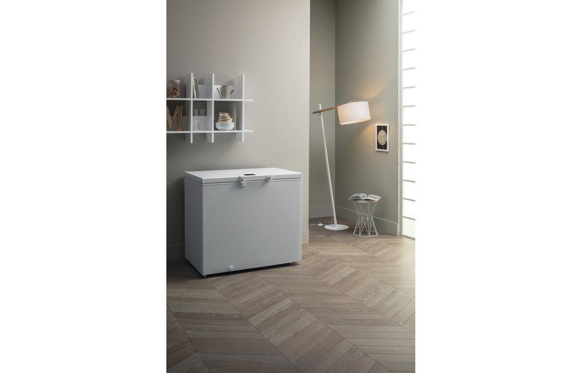 Hotpoint CS1A 400 H FM FA UK 1 F/S Low Frost Chest Freezer - White