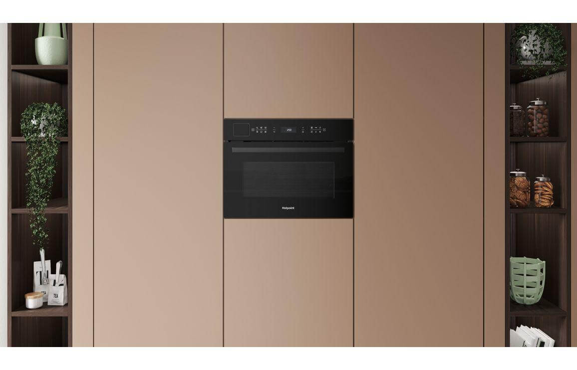 Hotpoint HCT7A9PHTSBUK B/I 950W Combination Microwave - Black