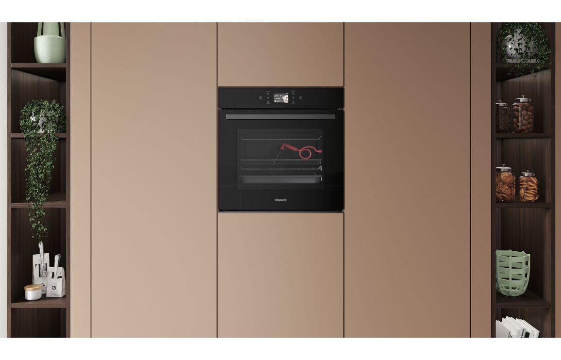 Hotpoint Class 9 HOI98FPT2SBUK Single Pyrolytic Oven - Black