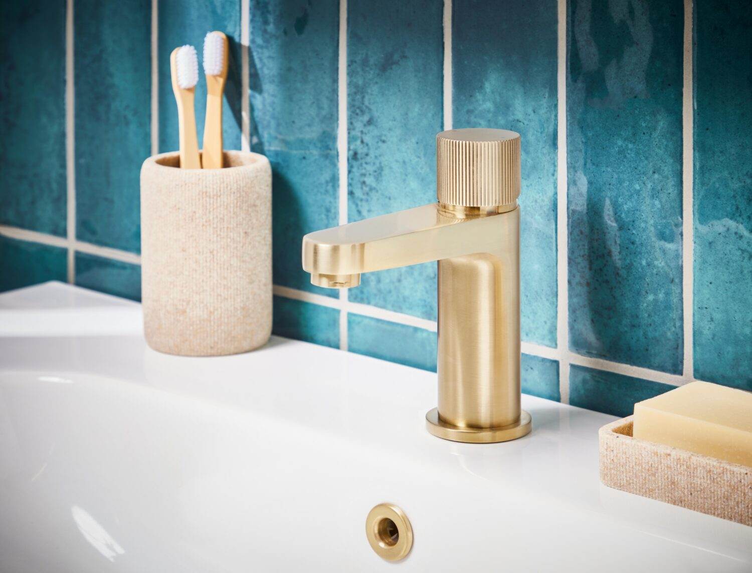 Mono Basin Mixer Brushed Brass