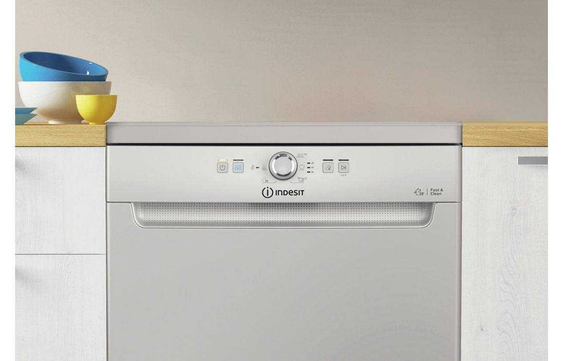 Indesit D2F HK26 S UK F/S 14 Place Dishwasher - Silver