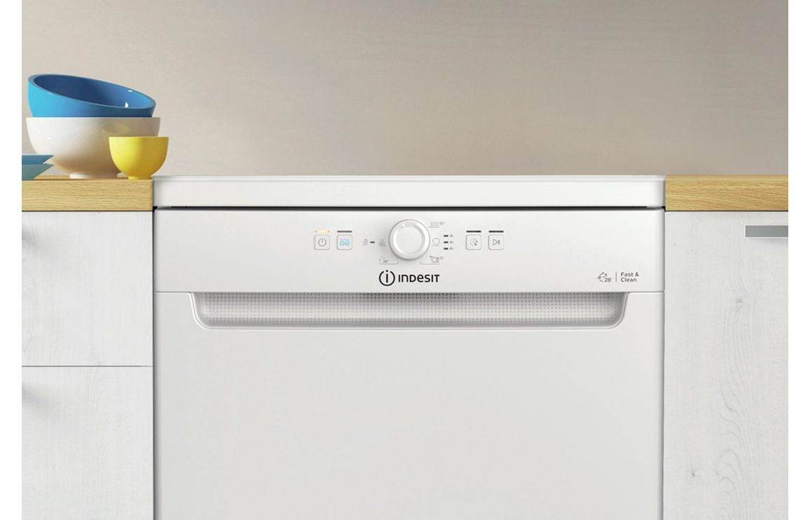 Indesit D2F HK26 UK F/S 14 Place Dishwasher - White