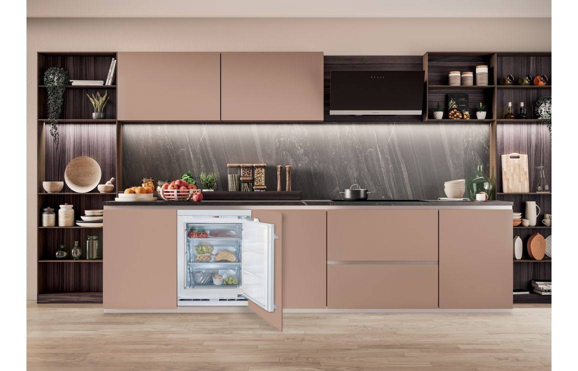 Hotpoint HBUFZ011.UK B/I Under Counter Freezer