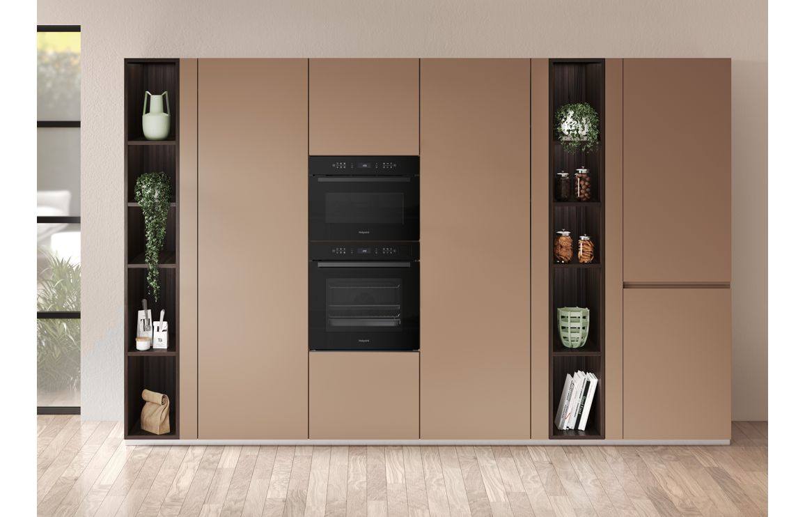 Hotpoint HCW6O7HTSBUK B/I 950W Combination Microwave - Black