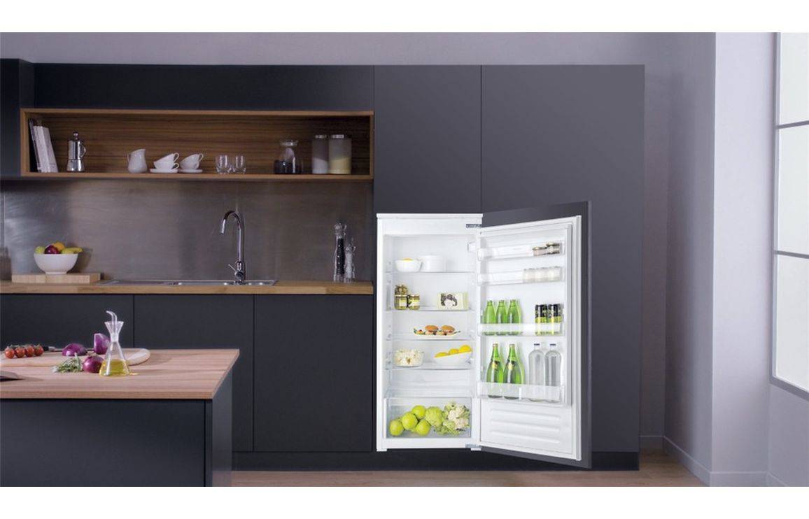 Hotpoint HS 12 A1 D.UK 2 B/I Larder Fridge