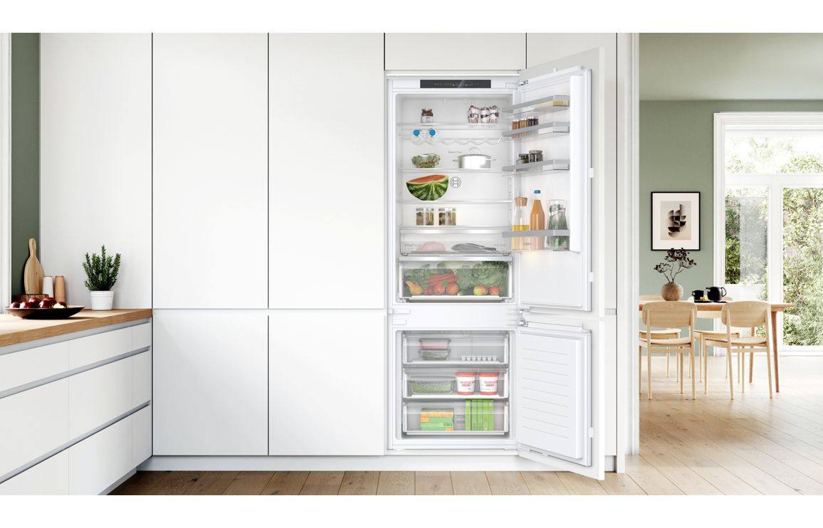 Bosch Series 4 KBN96VFE0G B/I Frost Free XXL 60/40 Fridge Freezer