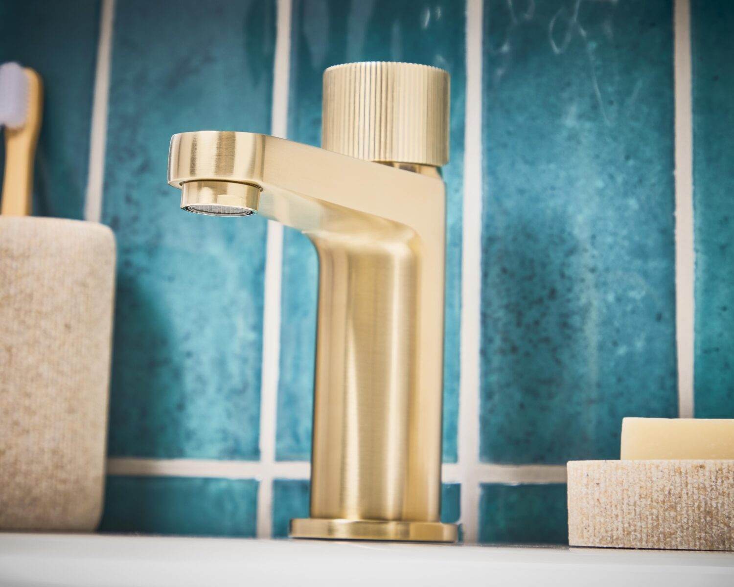 Mono Basin Mixer Brushed Brass